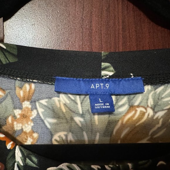 Women's Floral Dress‎ - Picture 3 of 6